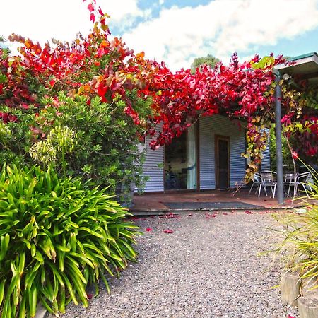 Valley Farm Vineyard Cottages Healesville Exterior photo